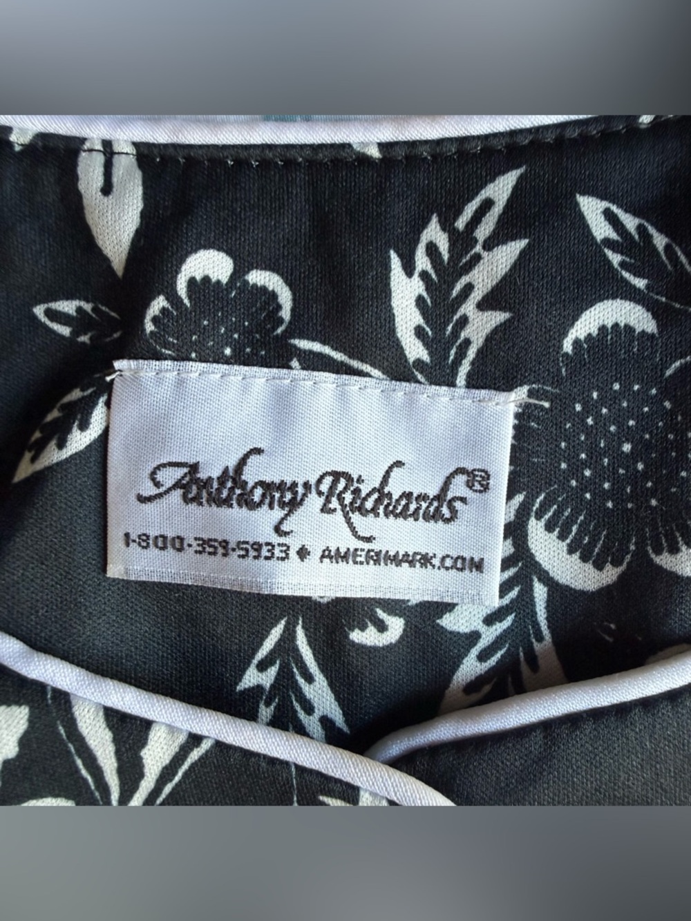 Vintage Anthony Richards Black and White Floral Button-Up Blouse - Picture 2 of 5